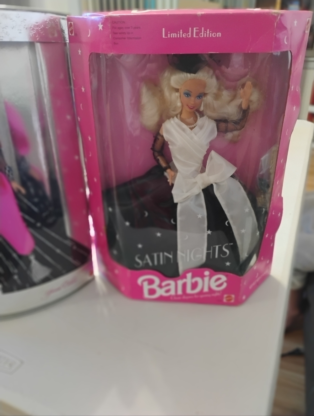 Barbie Collectors Doll - Picture 3 of 12